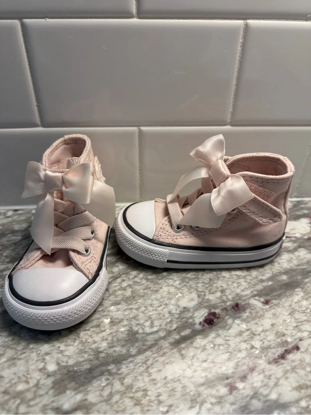 Girls Pink Converse High-Top Sneakers with Satin Bows size 3